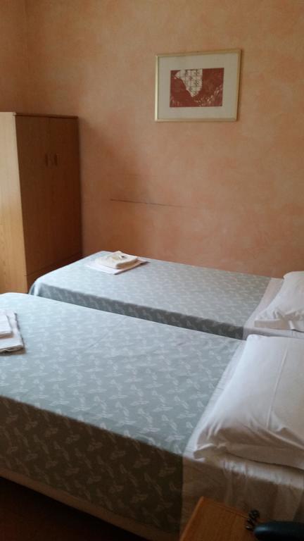 Albergo Margherita เคียนเชียโนแตร์เม ภายนอก รูปภาพ