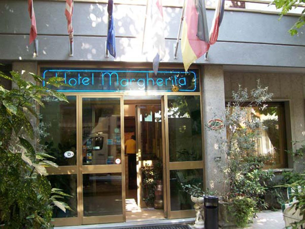Albergo Margherita เคียนเชียโนแตร์เม ภายนอก รูปภาพ