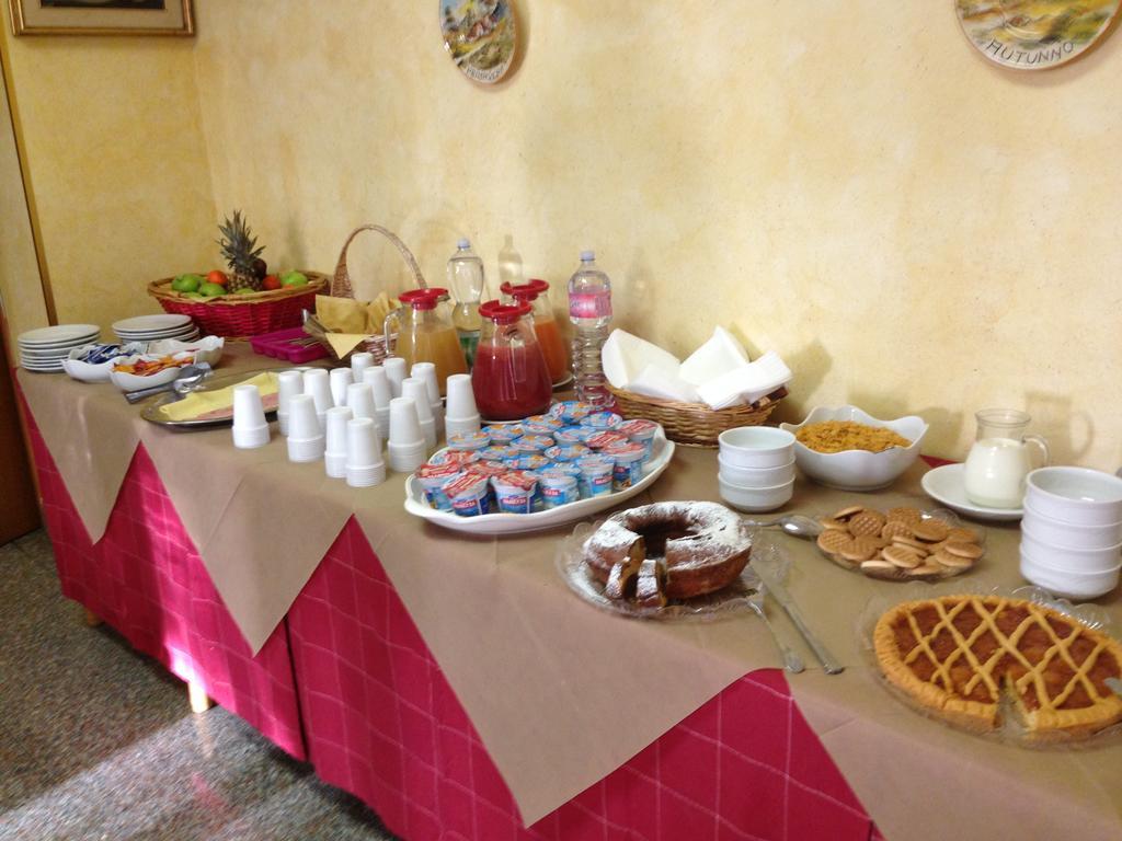 Albergo Margherita เคียนเชียโนแตร์เม ภายนอก รูปภาพ